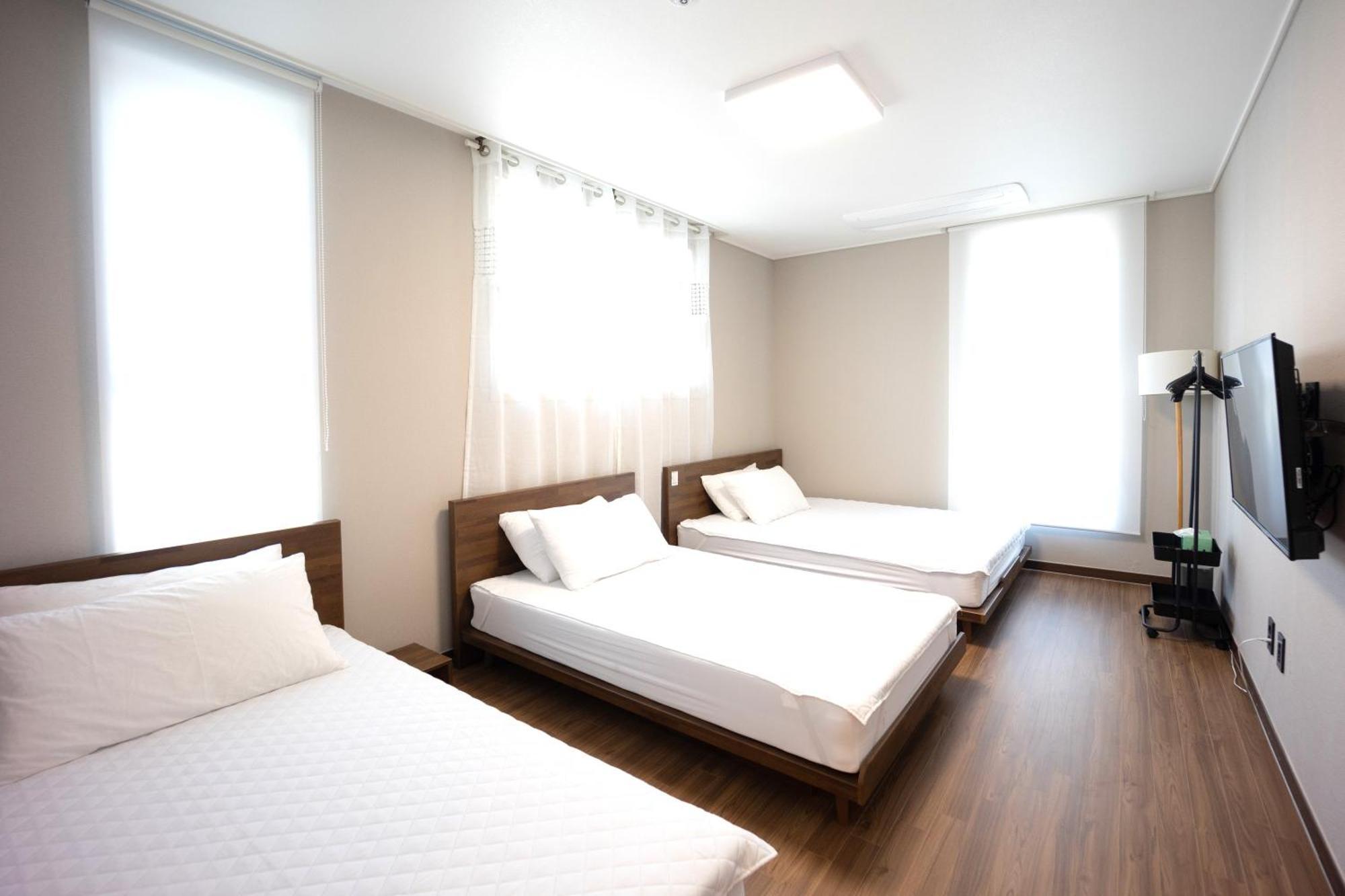 Incheon Airport Guest House King Екстер'єр фото