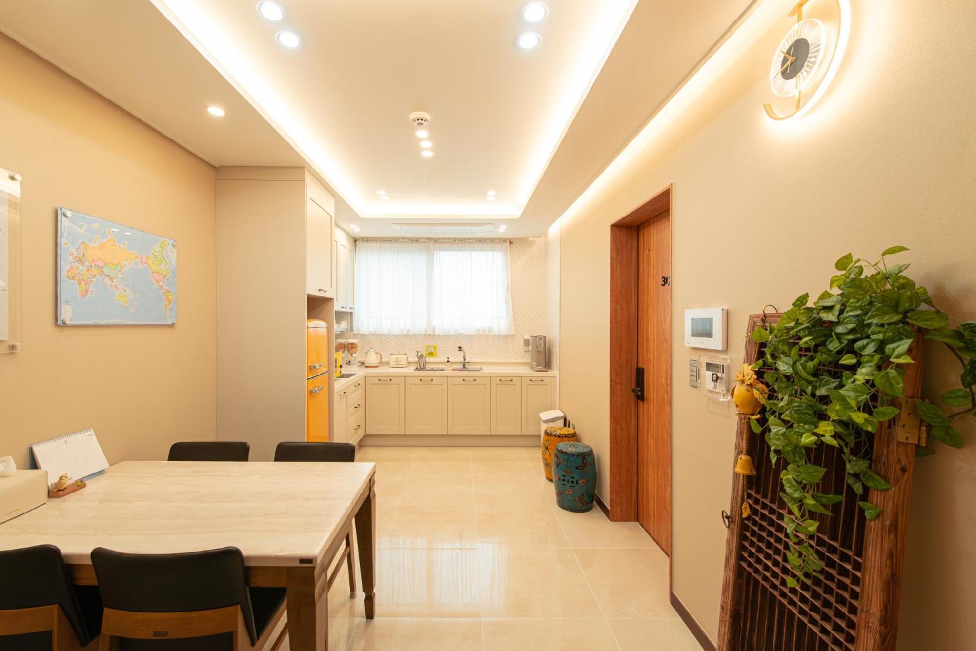 Incheon Airport Guest House King Екстер'єр фото